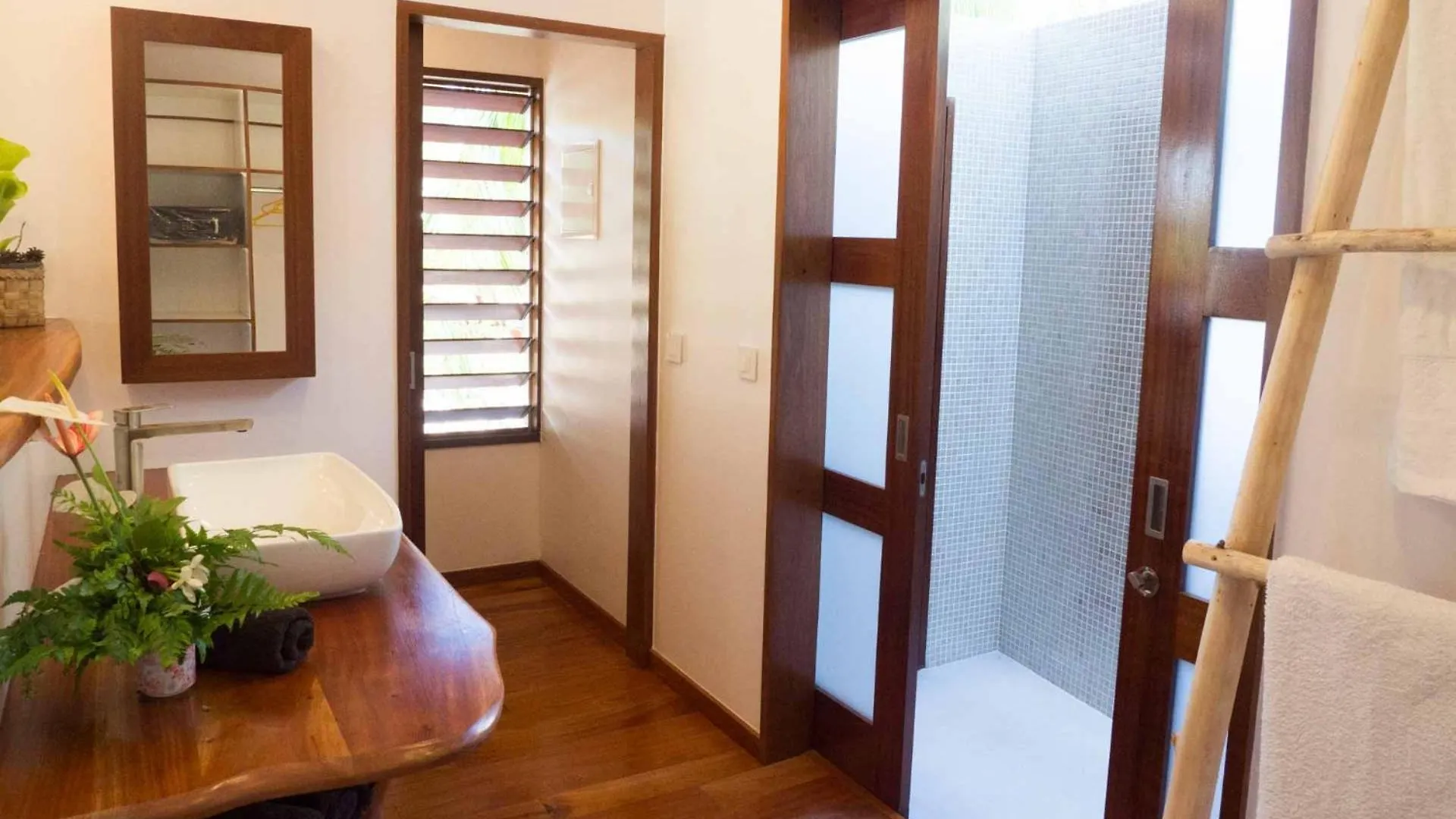 ロッジ Moorea Reef Bungalows - Kahaia フランス領ポリネシア